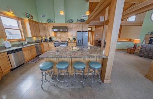 Indiantown Shores House | Spacious soundfront home with amazing views, game room, & hot tub