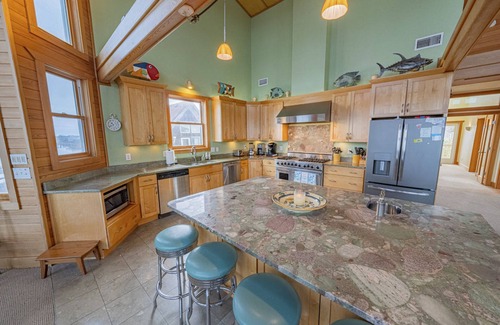 Indiantown Shores House | Spacious soundfront home with amazing views, game room, & hot tub