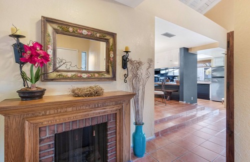 Palm Springs Condo | Spacious Spanish Style Condo in Los Pueblos+Koi Filled Lagoon+Pool&Spa - Los Pue