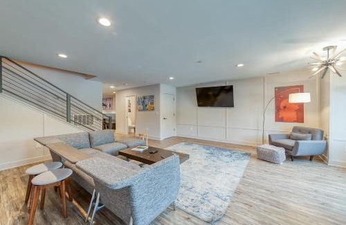 Burns Park House | Spacious & Spotless Home in A2 Walk to Big House