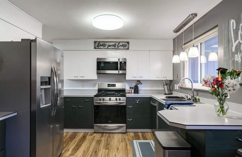 South Bend House | Spacious, Sprawling Ranch, 1 Mile From Notre Dame