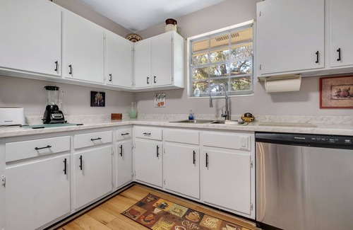Tallahassee House | Spacious Stay Steps from FAMU – Ideal for Groups