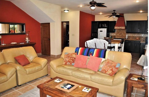 Loreto House | Spacious, steps to the beach, Casa Isla Del Carmen