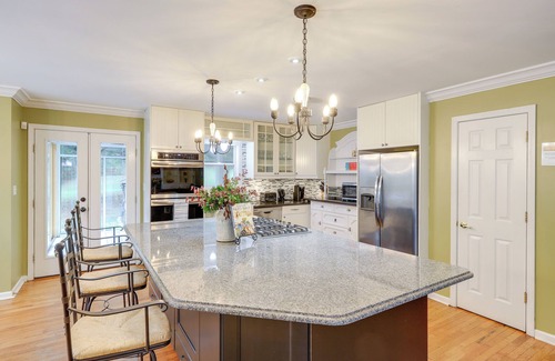 Stockbridge House | Spacious Stockbridge Manor: Pool Table, 2 Kitchens