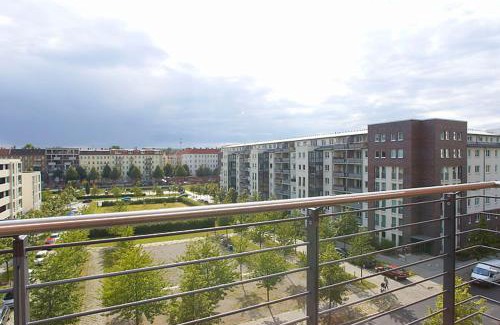 Friedrichshain-Kreuzberg Apartment | Spacious Studio Apartment Friedrichshain