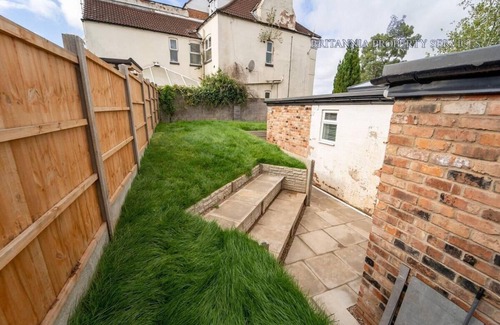 Birmingham Apartment | Spacious Studio Near City Centre!