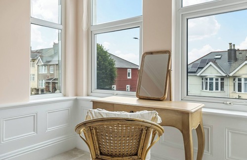 Plymouth House | Spacious & Stylish 5-bedroom Edwardian Townhouse in Plymouth