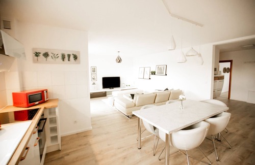Siegburg House | 💎 SPACIOUS & STYLISH ❤️ BRIGHT & COMFORTABLE 💎