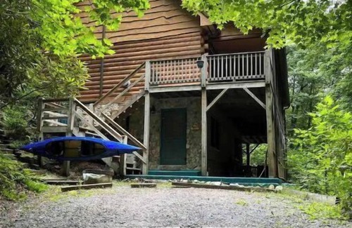 Blowing Rock Cabin | Spacious suite surrounded by nature with living room, fireplace, porch, fire pit