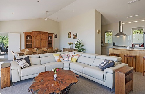 Britannia Heights House | Spacious, Sunny Nelson Holiday Home with Sea Views!