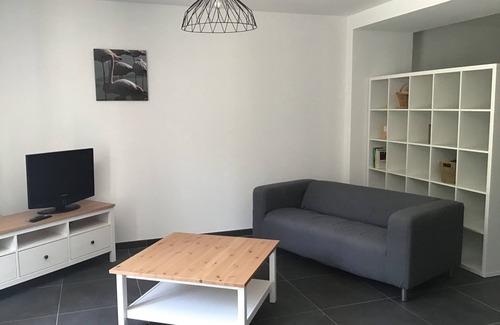 Cabries Other | Spacious T2 of 70 m2 with green terrace!