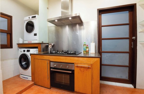 Thonglor House | Spacious 4bedroom home 12min Walk BTS PhromPhong Emsphere Emquatier