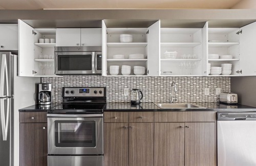 Theatre District Apartment | Spacious Theatre District 2BR w/Gym & W/D, near Boylston T, by Blueground