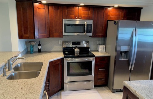 Indian Shores Condo | Spacious Top-Floor Condo w/beach access & Intracoastal Views