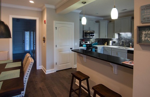 Epworth Acres House | Spacious townhome in great island location! STELLAR RATES!