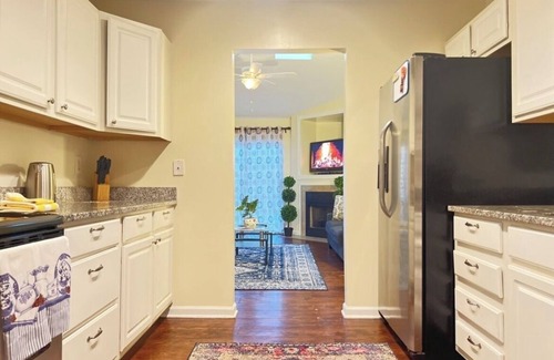Charleston House | Spacious Townhouse: Prime Location, Just Minutes from the Beach and Downtown!