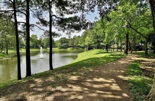 Charleston House | Spacious Townhouse: Prime Location, Just Minutes from the Beach and Downtown!