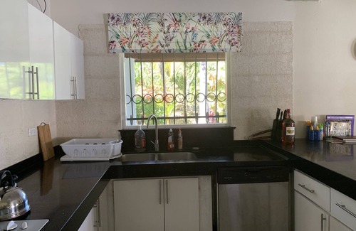 Gibbes House | Spacious tropical villa in Gibbs/Mullins with private pool & walk to beach