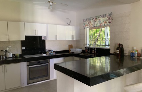 Gibbes House | Spacious tropical villa in Gibbs/Mullins with private pool & walk to beach