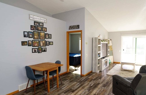 Fargo House | Spacious Twin Home near West Acres and Sanford Medical Center
