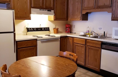 Ironwood Apartment | Spacious Two level Condo (#2) inside the Lodge at North Ironwood Acres, 2BR/2BA & Kitchenette (Be Self Sufficient!), and DOG FRIENDLY!