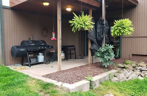 Ironwood Apartment | Spacious Two level Condo (#2) inside the Lodge at North Ironwood Acres, 2BR/2BA & Kitchenette (Be Self Sufficient!), and DOG FRIENDLY!