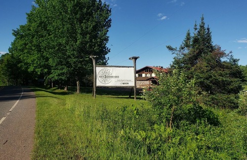 Ironwood Apartment | Spacious Two level Condo (#2) inside the Lodge at North Ironwood Acres, 2BR/2BA & Kitchenette (Be Self Sufficient!), and DOG FRIENDLY!