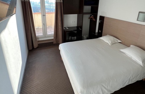 Sud Hotel | Spacious Unit Close to Cezanne's Studio & Fondation Vasarely, Aix-en-Provence