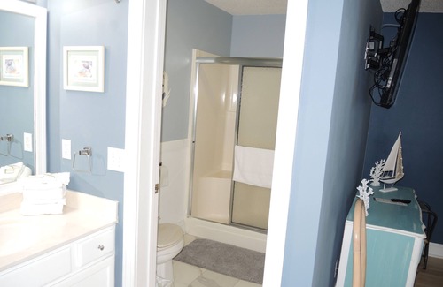 Calabash Villa | Spacious unit, Full Kitchen, 2 Bedrooms, 2 Bathrooms, Golf Resort, Close to Beach in Calabash, NC(208)