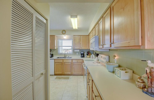 Ormond-by-the-Sea Condo | Spacious Unobstructed Ocean View 3rd Floor Condo With Garage