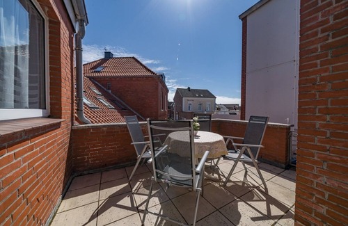 Borkum Apartment | Spacious vacation apartment for 4 people with south-facing balcony