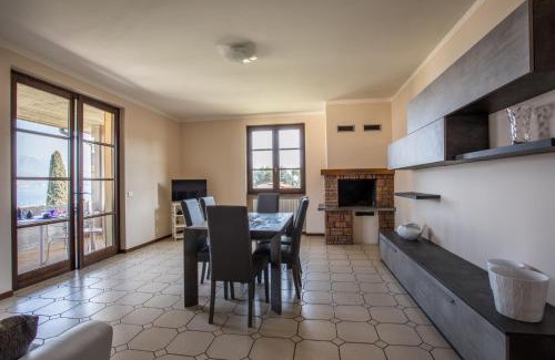 Portese Villa | Spacious villa over two floors, amazing view and private garden for 9 guests