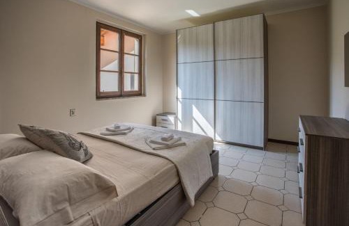 Portese Villa | Spacious villa over two floors, amazing view and private garden for 9 guests