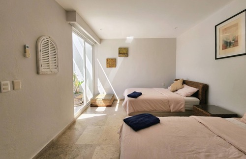 Puente del Mar Villa | Spacious Villa with ocean view and beach access through exclusive beach club.