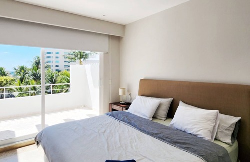 Puente del Mar Villa | Spacious Villa with ocean view and beach access through exclusive beach club.