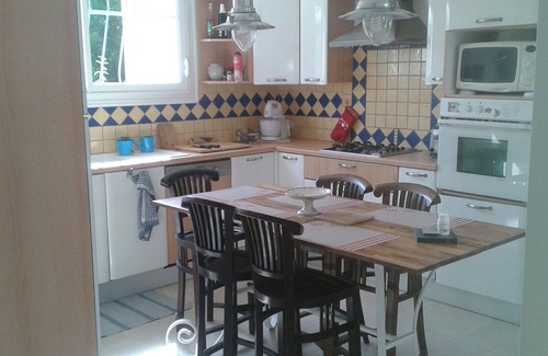 Latresne House | Spacious villa 237 m2 with swimming pool Plus12 people near Bordeaux