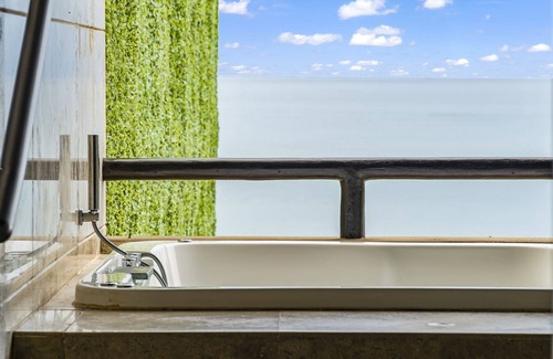 Bucerias Villa | Spacious villa in brilliant Bucerías with AC, Chef, Pool