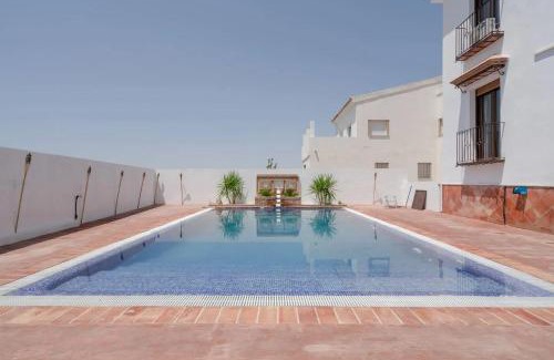 La Zubia Villa | Spacious Villa in Granada with Private Pool and Jacuzzi