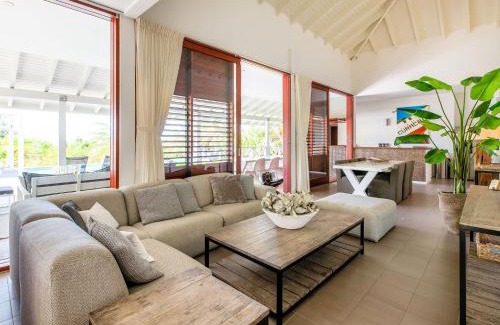 Jan Thiel Villa | Spacious Villa Near Beach