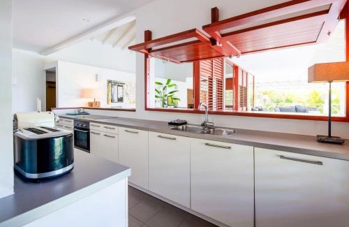 Jan Thiel Villa | Spacious Villa Near Beach