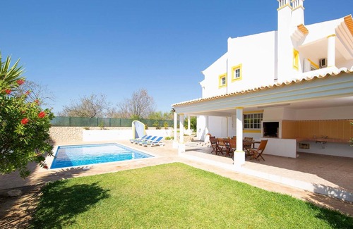 Guia Villa | Spacious villa with large outside terrace