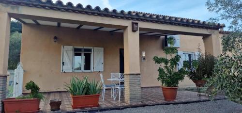 Pruna Villa | Spacious Villa with Pool in Pruna, 140 m²