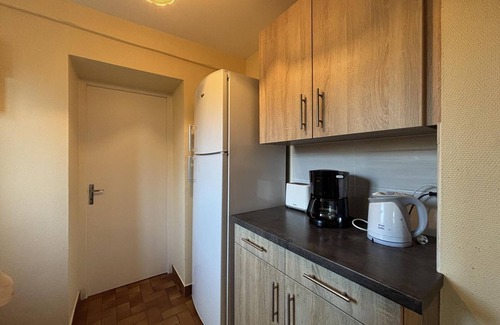 La Guillermie Cottage | Spacious Village Cottage with Garden, Near Vichy - Sleeps 14, Pet-Friendly, with Modern Amenities