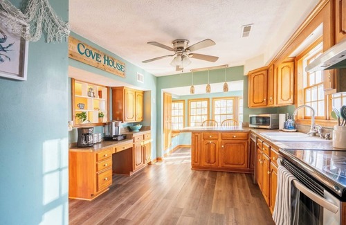 Drayden House | Spacious Waterfront Home secluded on 60 ac with Beach and Boat Ramp