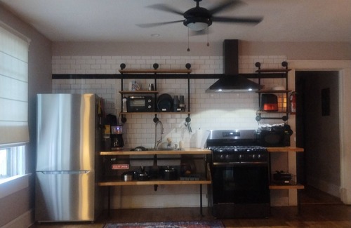 West End House | Spacious West End Atlanta studio with chefs kitchen, exotic bath, porch and WiFi