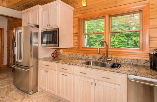 Thornton House | Spacious White mountains log home - close to Owl’s nest, Loon, Waterville.