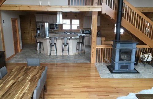 Thornton House | Spacious White mountains log home - close to Owl’s nest, Loon, Waterville.