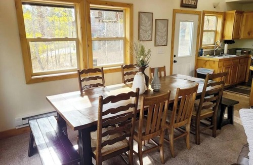 New Meadows Cabin | Spacious Wooded Getaway Cabin near McCallnn