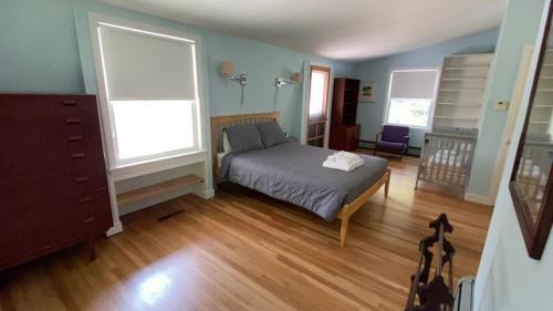 Woods Hole House | Spacious Woods Hole Beach Retreat