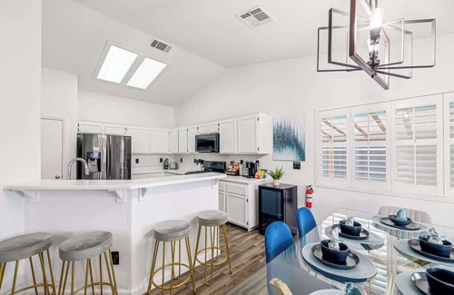 North Las Vegas House | Spacious Yard+Pool Table at 5BR Modern Getaway